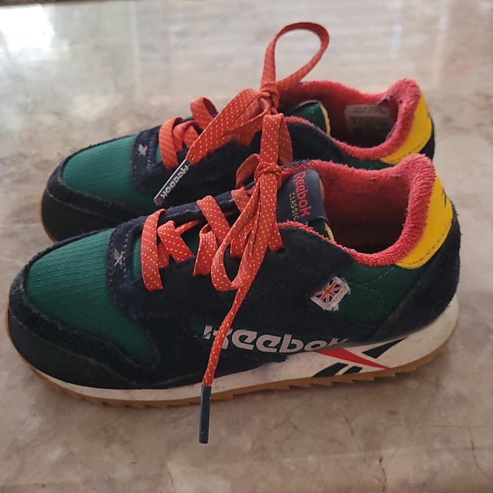 Toddler tennis shoes